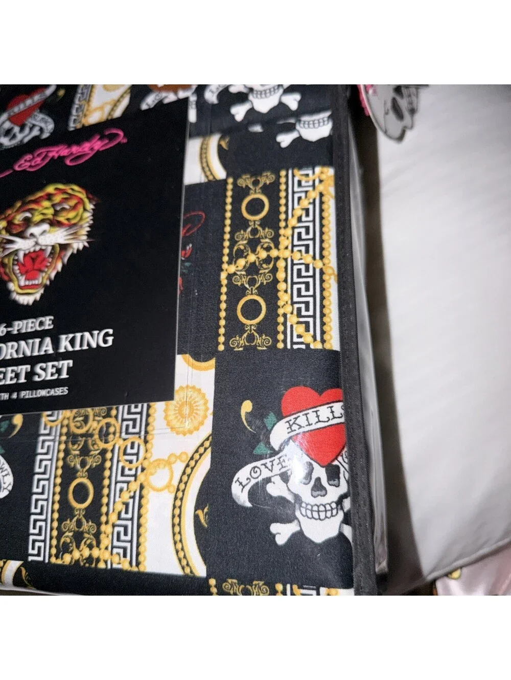 Ed Hardy Black 6 pc Cal King Sheet Set Hearts, Skulls, Roses, w/4 Pillowcases